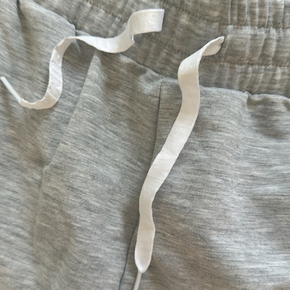 Puma, lightweight, sweatpants size large NWT polyester, VISCOSE, ELASTANE - Picture 4 of 9